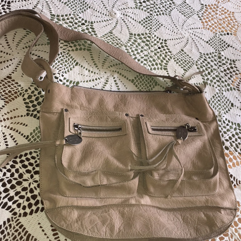 New juicy culture distressed tan leather handbag